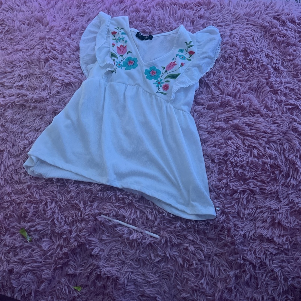 Absolutely Famous White Blouse with Floral Embroidery